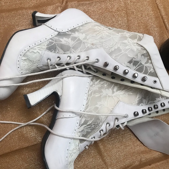 Oak Tree Farms Victorian Style Lace-up Boots - Picture 5 of 5